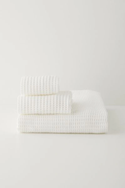 Ettitude Bamboo Lyocell Waffle Towel Set In White