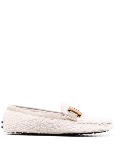 Tod's Gommino Shearling Loafers In Weiss