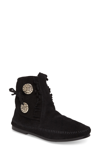 MINNETONKA TWO-BUTTON HARDSOLE BOOTIE