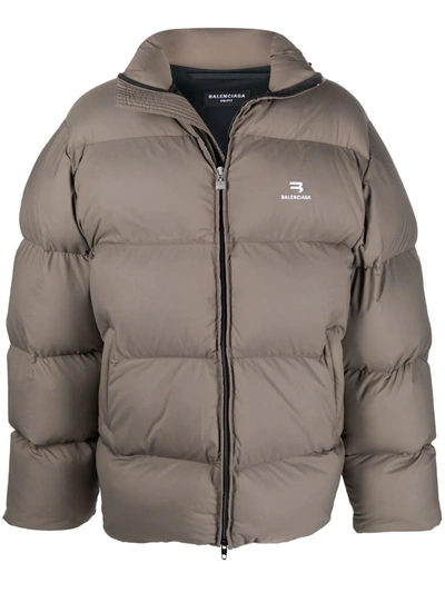 Balenciaga Cozy Sporty B Logo Puffer Coat In Thatch Brown