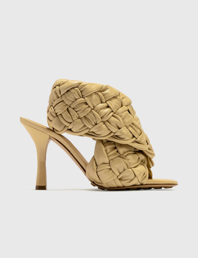 Bottega Veneta Intrecciato Slingback Sandal In Beige