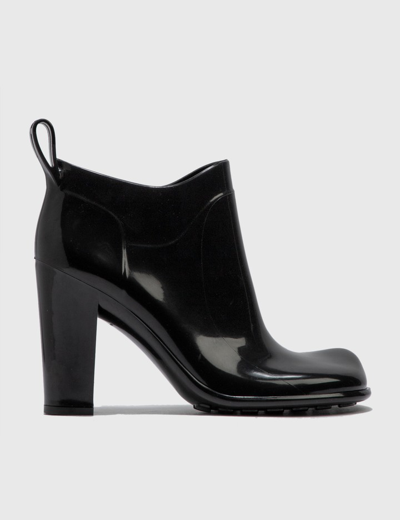 Bottega Veneta Rubber Block-heel Ankle Booties In Black