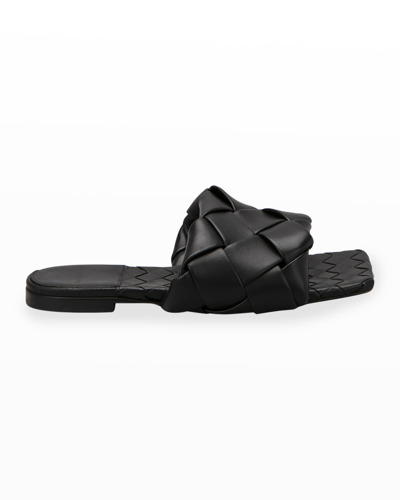 Bottega Veneta The Lido Flat Sandals In Nero