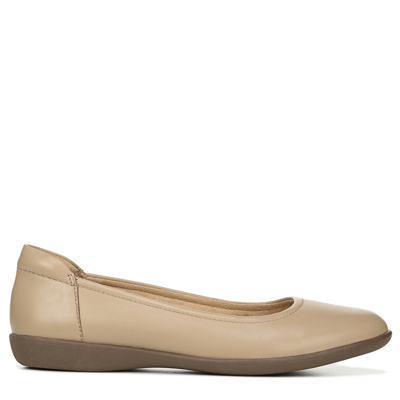 Naturalizer Flexy Womens Round Toe Ballet Flats In Nude Leather