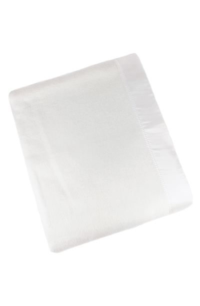 Melange Home Plaza Silk Blanket In White