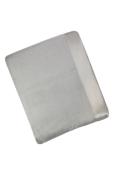 Melange Home Plaza Silk Blanket In Gray