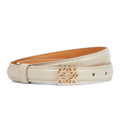 Loewe Anagram Leather Belt In Light Ghost/gold