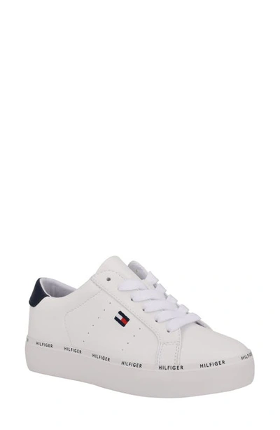 TOMMY HILFIGER TOMMY HILFIGER HENISSLY LOW TOP SNEAKER,TWHENISSLY