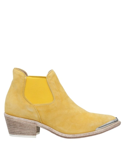 Laura Bellariva Ankle Boots In Yellow