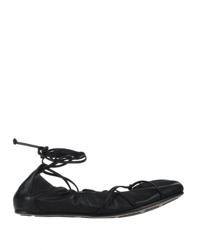 Vic Matie Ballet Flats In Black