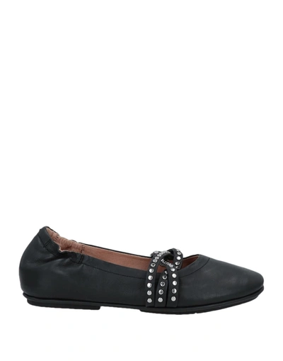 Fitflop Ballet Flats In Black