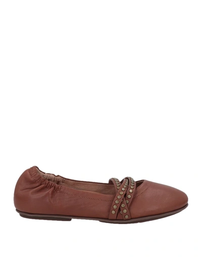 Fitflop Ballet Flats In Brown