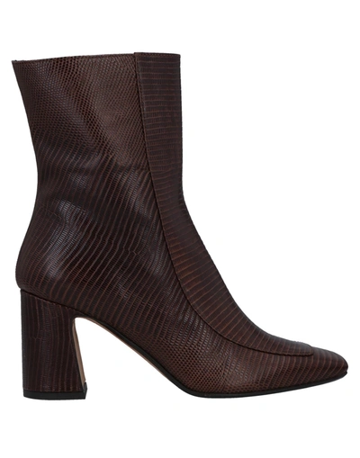 Tiffi Ankle Boots In Brown