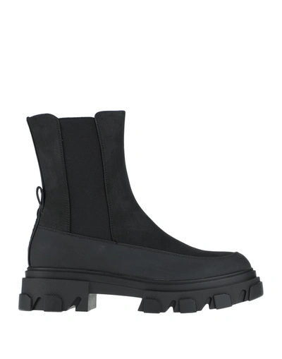 Only Chunky Sole Pull On Boots In Black