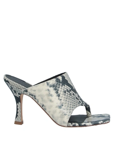 Erika Cavallini Toe Strap Sandals In Grey