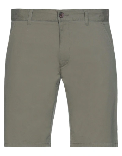 Farah Shorts & Bermuda Shorts In Green