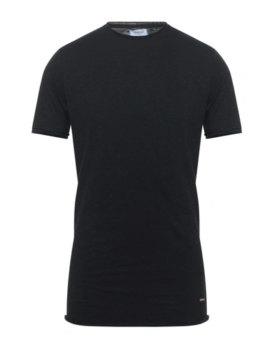 Markup T-shirts In Black
