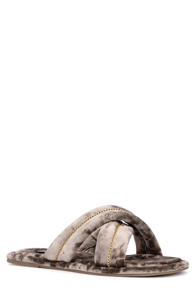 Torgeis Cecilia Crisscross Strap Slipper In Champagne