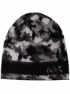 MICHAEL KORS CAMOUFLAGE-PRINT KNITTED BEANIE