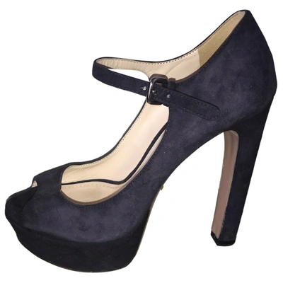 Pre-owned Prada Velvet Heels In Navy