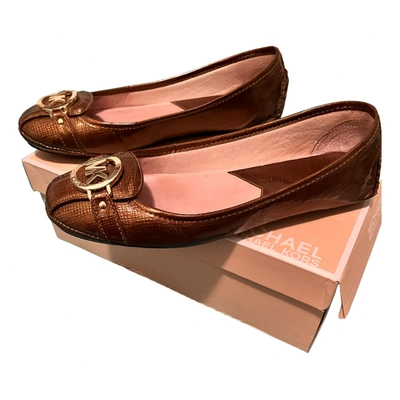 Pre-owned Michael Kors Patent Leather Ballet Flats In Brown