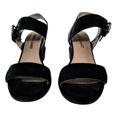 Pre-owned Janet & Janet Leather Sandals In Black