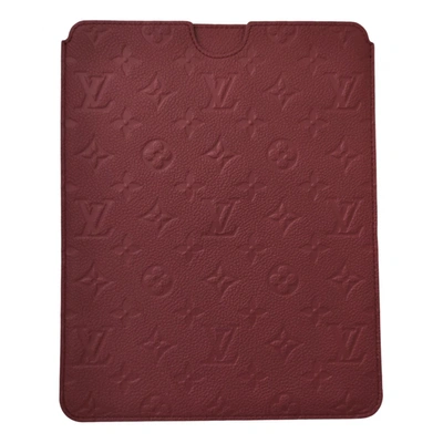 Pre-owned Louis Vuitton Leather Purse In Burgundy