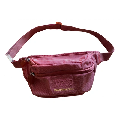Pre-owned Mandarina Duck Cloth Handbag In Red