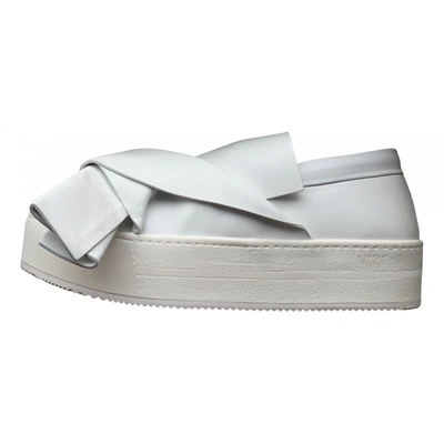 Pre-owned N°21 Leather Flats In White