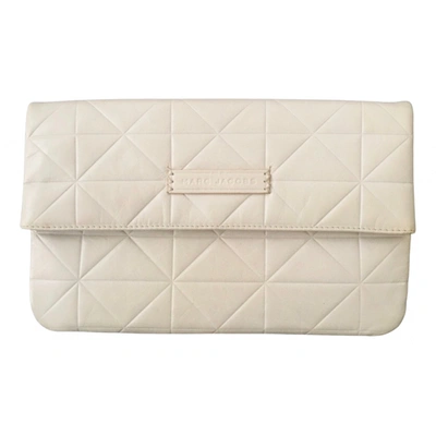 Pre-owned Marc Jacobs Leather Clutch Bag In White