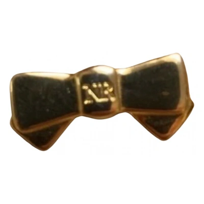 Pre-owned Nina Ricci Pin & Brooche In Gold