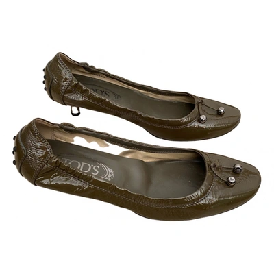 Pre-owned Tod's Patent Leather Ballet Flats In Khaki