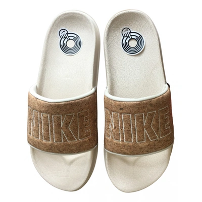 Pre-owned Nike Sandal In Beige