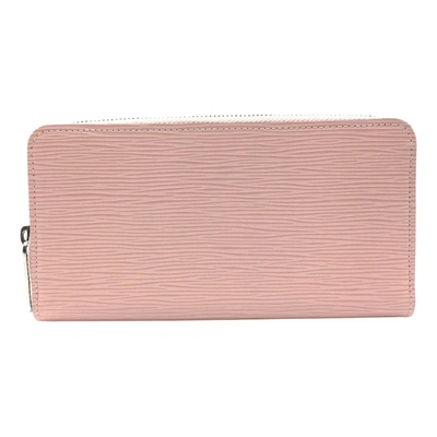 Pre-owned Louis Vuitton Patent Leather Wallet In Pink