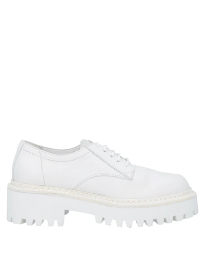 Vic Matie Lace-up Shoes In White