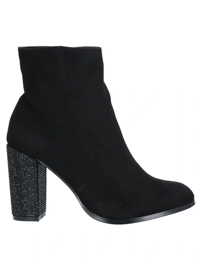 Caffenero Ankle Boots In Black