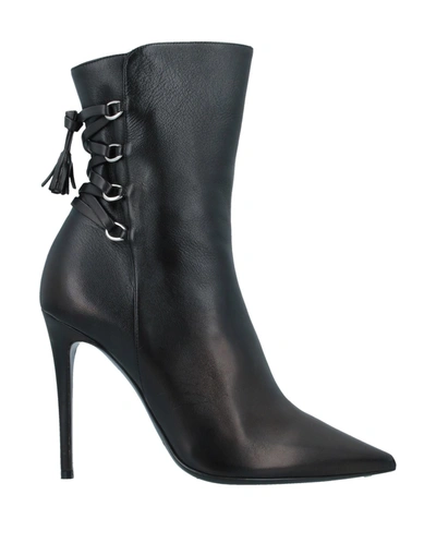 Deimille Ankle Boots In Black