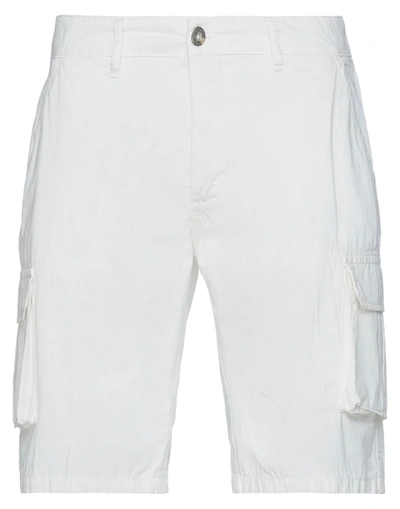 Liu •jo Man Man Shorts & Bermuda Shorts White Size 34 Cotton In White