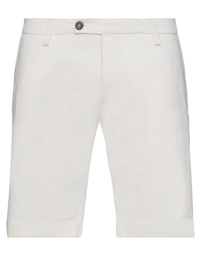 Michael Coal Shorts & Bermuda Shorts In White