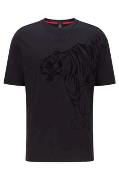 Tシャツ・カットソー BOSS Moon Graphic Print Cotton T-Shirt Black BOSS moon-print Cotton T-shirt | Black | FARFETCH