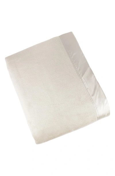 Melange Home Plaza Silk Blanket In Ivory