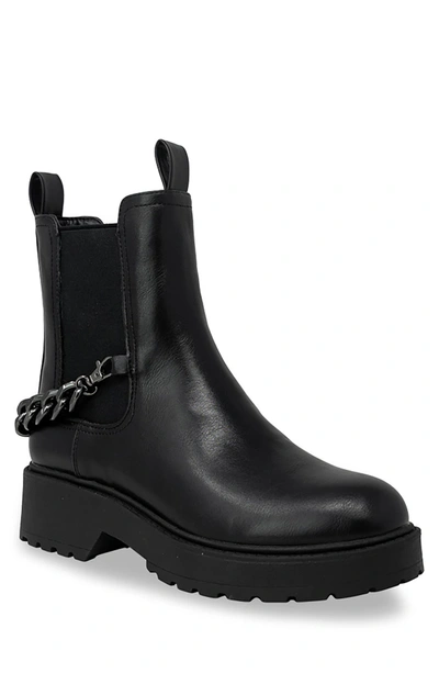 Chase & Chloe ́ Chain Trimmed Chelsea Boot In Black Pu