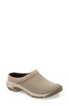 Merrell Encore Breeze 4 Clog In Birch Fabric