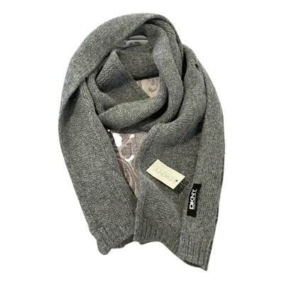 Pre-owned Dkny Wool Scarf In Grey