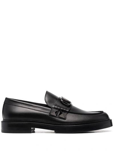 Valentino Garavani Chainlord Leather Loafers In Black