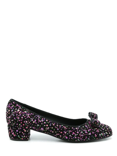 Ferragamo Vara Sequin-embellished Pumps In Schwarz