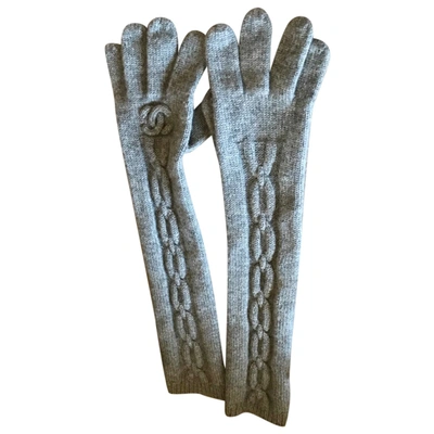 Pre-owned Chanel Cashmere Gloves In Grey