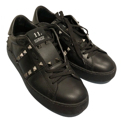 Pre-owned Valentino Garavani Rockstud Leather Trainers In Black