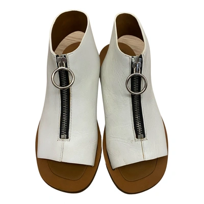 Pre-owned Celine Leather Sandal In White