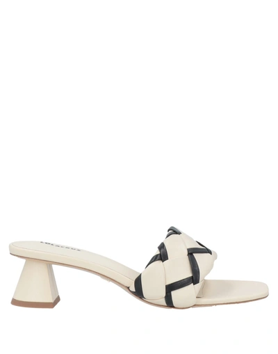 Lola Cruz Sandals In Beige